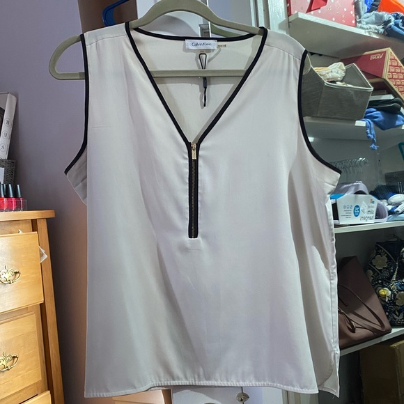 🌻 2/$15 Calvin Klein White Sleeveless Top with Zipper - Picture 1 of 3
